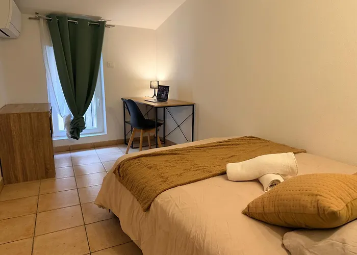 Sunny Pearl - Spacieux Climatise Au Centre 아파트